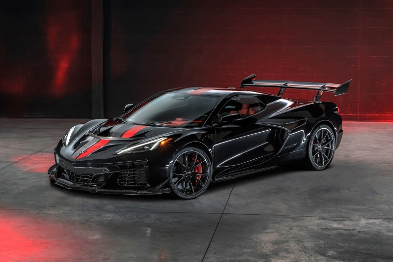 Chevrolet Corvette ZR1X: совершенно новая полноприводная гибридная топовая версия мощностью 1267 лошадиных сил