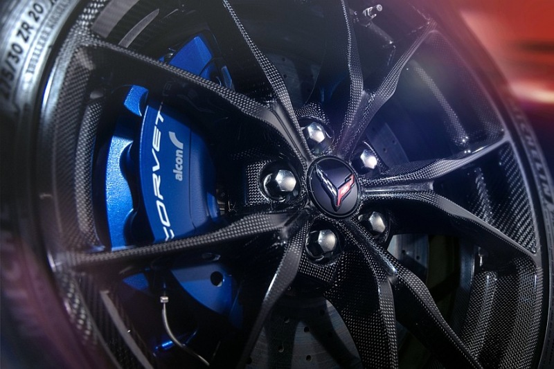 Chevrolet Corvette ZR1X: совершенно новая полноприводная гибридная топовая версия мощностью 1267 лошадиных сил