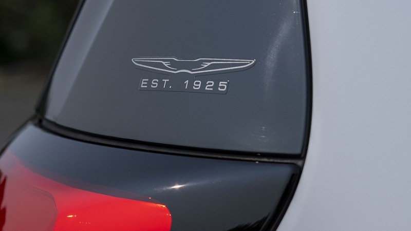Chrysler отмечает свой 100-летний юбилей выпуском юбилейной версии минивэна Pacifica