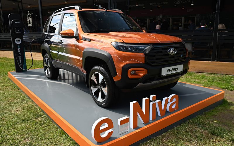 Какие секретные новинки покажет АвтоВАЗ на ПМЭФ? Мы собрали актуальную информацию