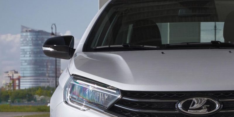 Что за секретную новинку АвтоВАЗ покажет на ПМЭФ. Мы собрали варианты