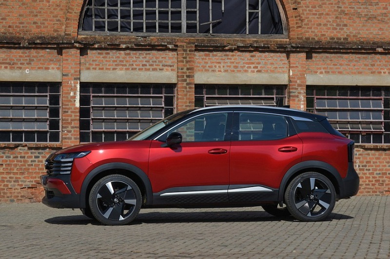 Еще один новый Nissan Kicks: турбированный двигатель и робот с кнопочным пультом