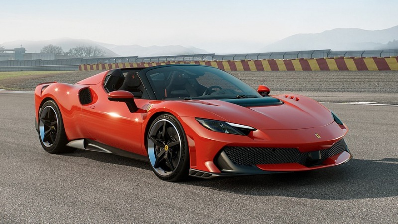Ferrari откладывает выпуск второй «зеленой» модели из-за снижения спроса на «электрические» автомобили класса люкс