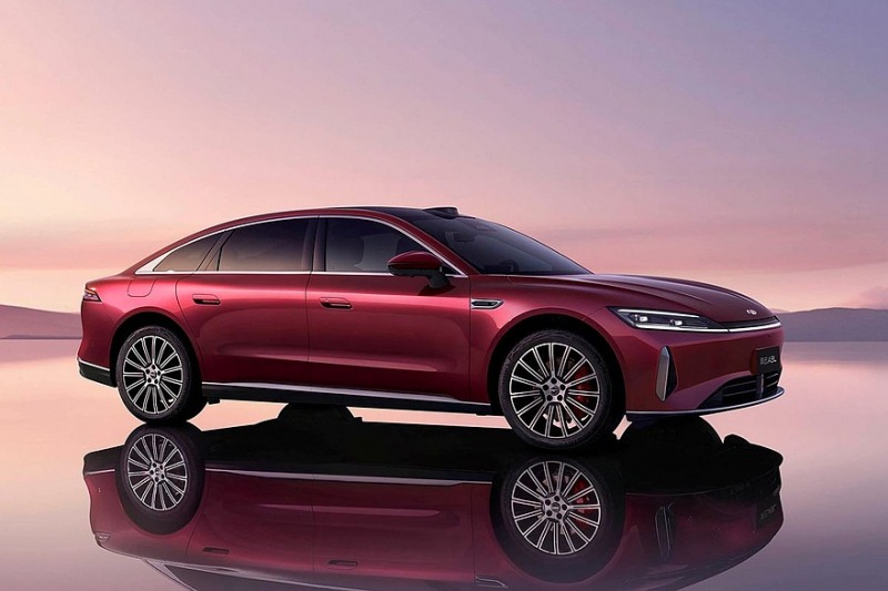 Флагманский седан Chery Fengyun A9L уже доступен для заказа: богатая комплектация, полный привод