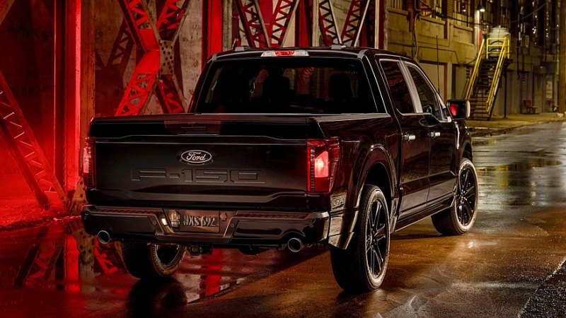 Ford F-150 Lobo: уличный боец ​​с двигателем V8, низкой подвеской и впечатляющим салоном