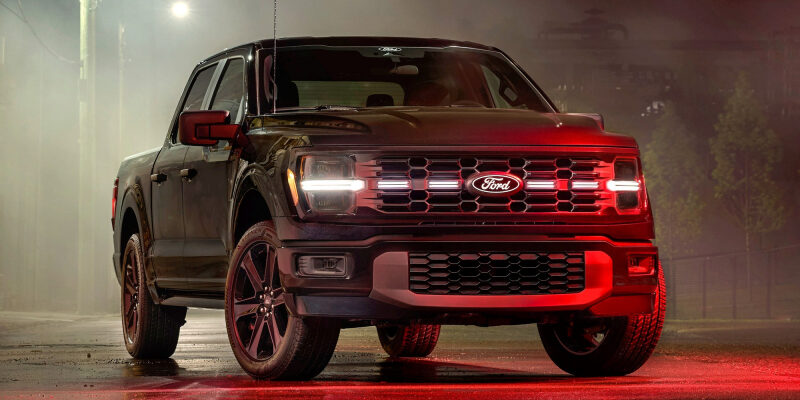 Ford F-150 Lobo: уличный забияка c V8, заниженной подвеской и эффектным декором