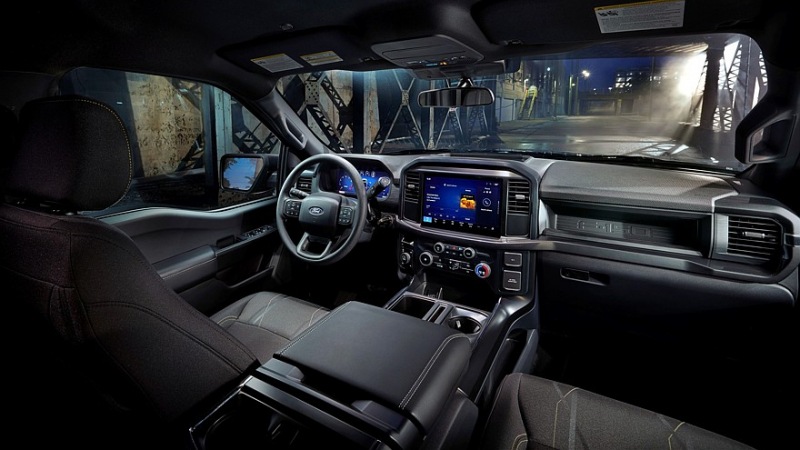 Ford F-150 Lobo: уличный боец ​​с двигателем V8, низкой подвеской и впечатляющим салоном
