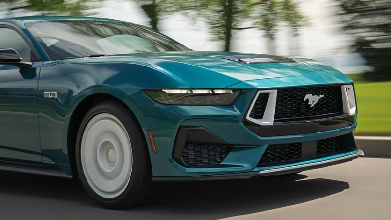 Ford Mustang получает новый облик и ретро-версию, отдающую дань уважения 1980-м годам
