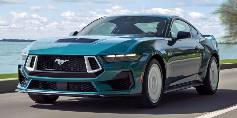 Ford Mustang посвежел и получил ретро-версию с отсылками к 1980-м годам