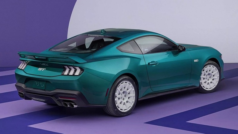 Ford Mustang получает новый облик и ретро-версию, отдающую дань уважения 1980-м годам