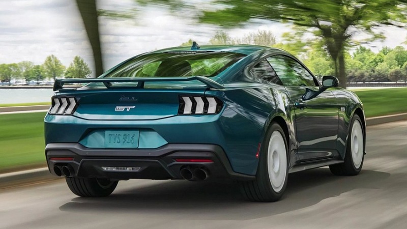 Ford Mustang получает новый облик и ретро-версию, отдающую дань уважения 1980-м годам