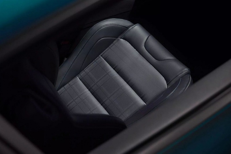 Ford Mustang получает новый облик и ретро-версию, отдающую дань уважения 1980-м годам
