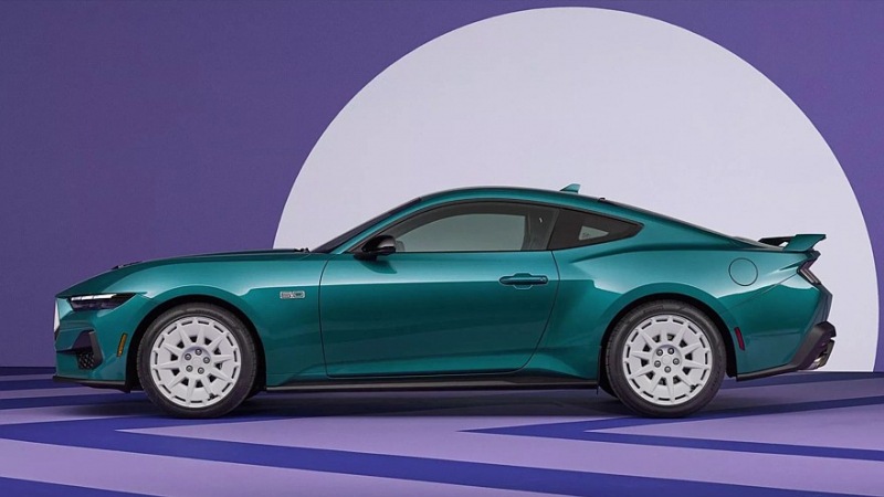 Ford Mustang получает новый облик и ретро-версию, отдающую дань уважения 1980-м годам