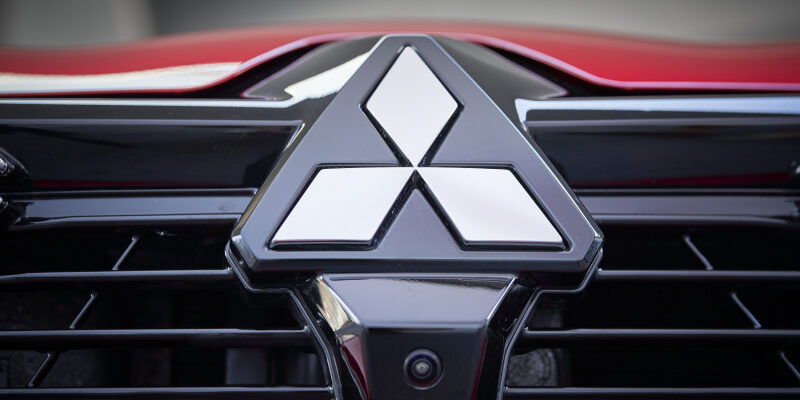 Французские бриллианты: Mitsubishi продолжит покорять Европу клонами машин Renault