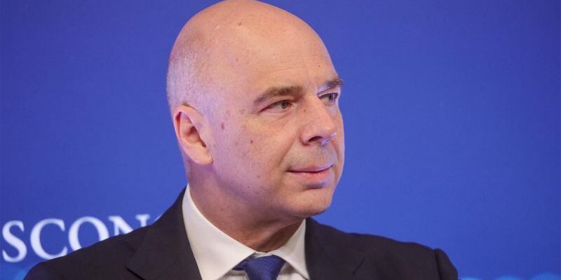 Глава Минфина Силуанов прокатился на универсале Lada Iskra