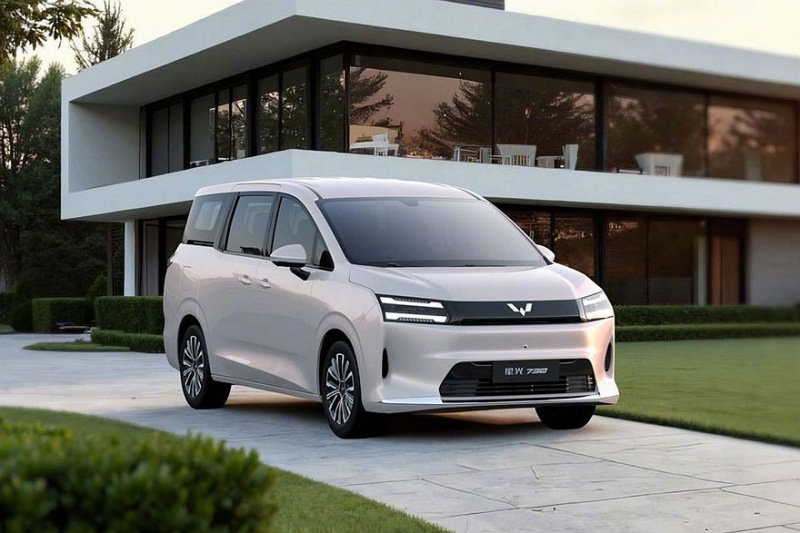 GM и SAIC готовятся запустить экономичную серию минивэнов Wuling Xingguang 730