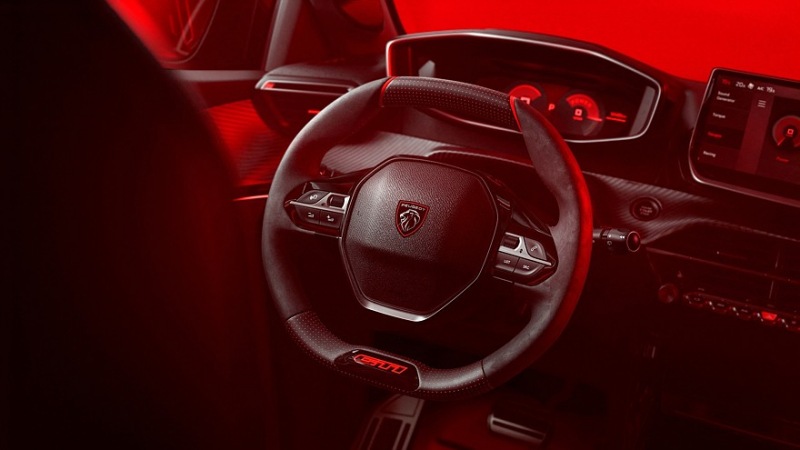 Peugeot E-208 GTi хэтчбек: попытка сохранить оригинальность в самых жестких условиях эксплуатации