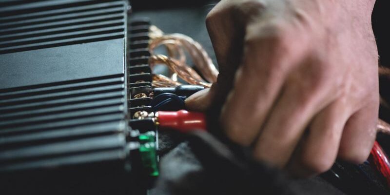 Как правильно подключить усилитель к магнитоле в машине