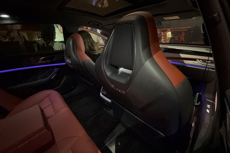 Красивее, мощнее, дороже: первый обзор хэтчбека Hongqi H6