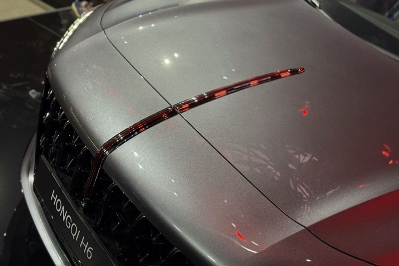 Красивее, мощнее, дороже: первый обзор хэтчбека Hongqi H6