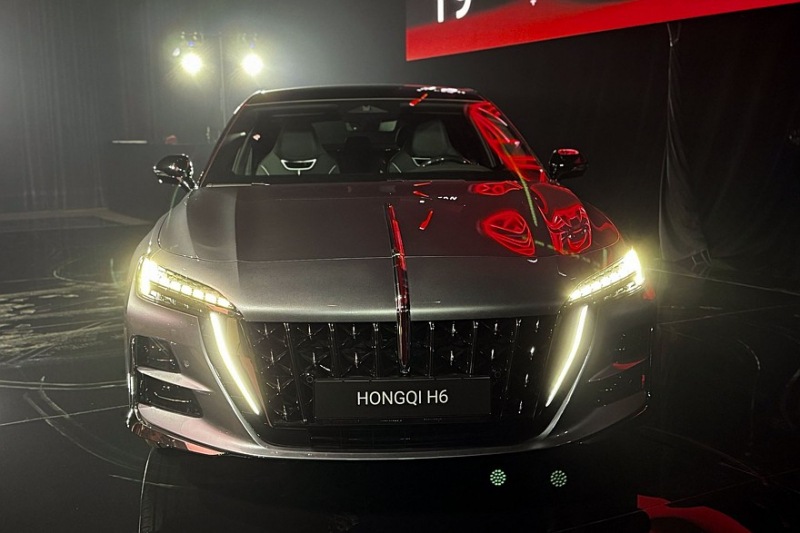 Красивее, мощнее, дороже: первый обзор хэтчбека Hongqi H6