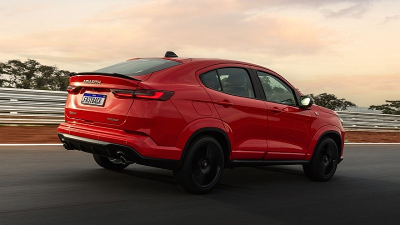 Кроссовер-купе Fiat Fastback получил дизайн Pulse и объявлены цены
