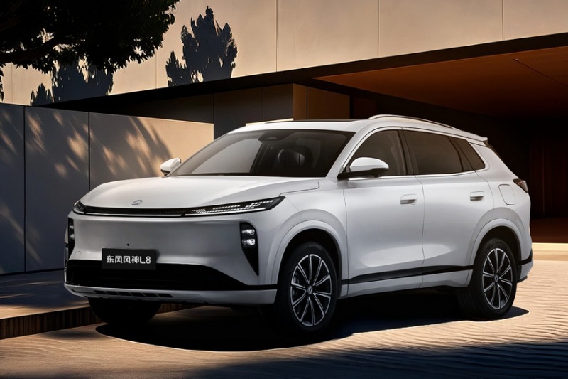 Кроссовер Dongfeng Fengshen L8 появится в России: новые фотографии