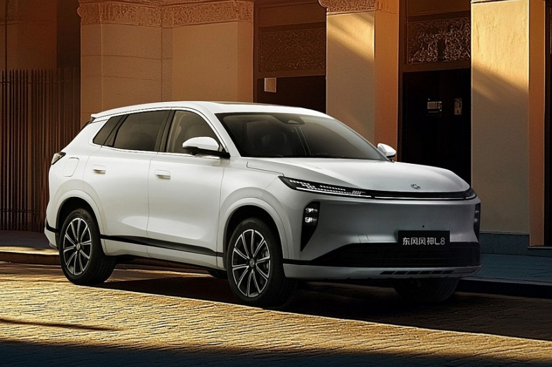 Кроссовер Dongfeng Fengshen L8 появится в России: новые фотографии
