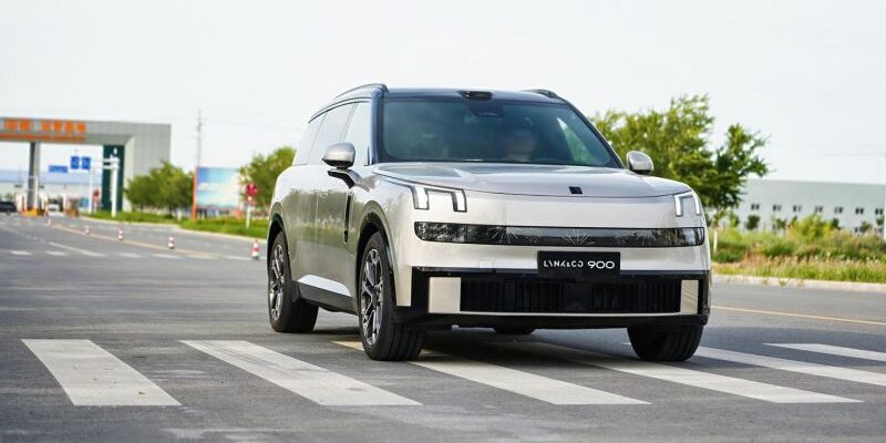 Кроссовер-телевизор. Первый тест-драйв нового Lynk & Co 900