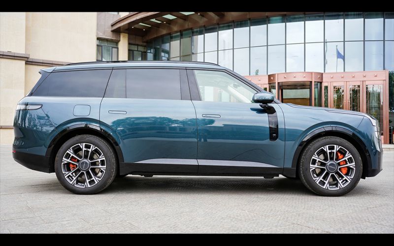 Crossover TV. Первый тест-драйв абсолютно нового Lynk & Co 900