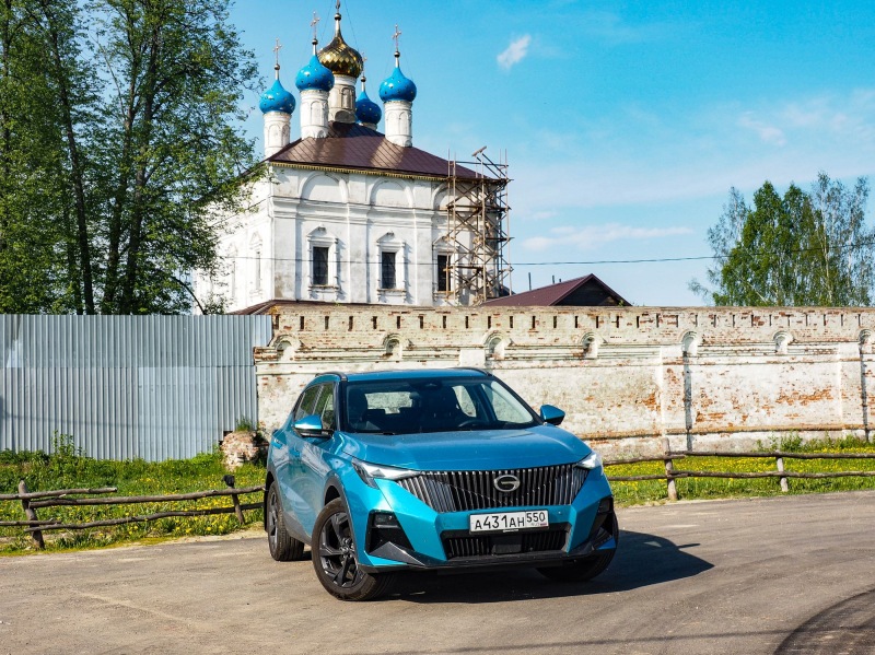 Крылья и драгоценности: короткая поездка GAC Trumpchi GS3 в Александров