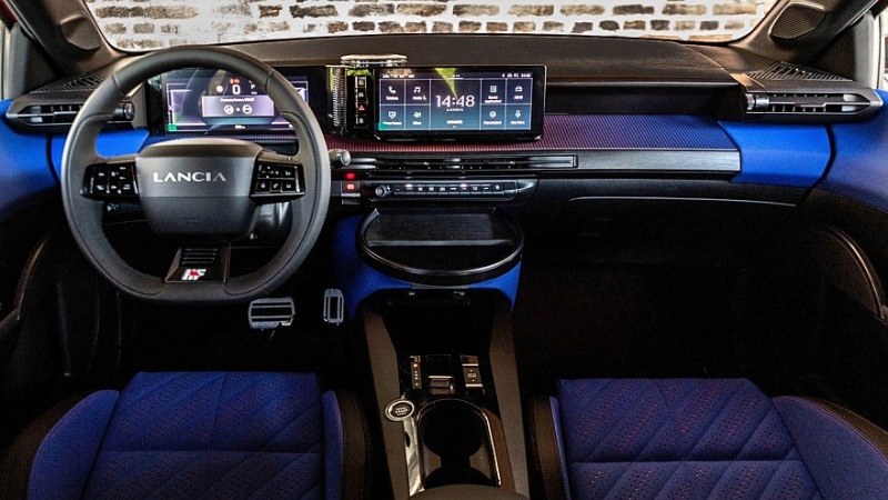 Lancia запускает электрический хэтчбек Ypsilon HF и бензиновую HF Line