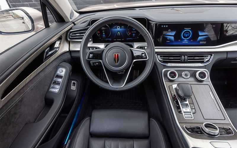 глянцевый против роскошного. Долгосрочный тест Hongqi H9