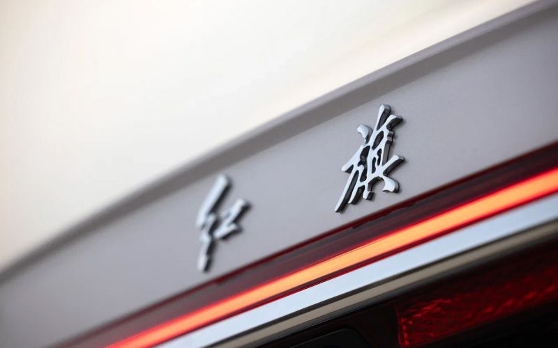 глянцевый против роскошного. Долгосрочный тест Hongqi H9