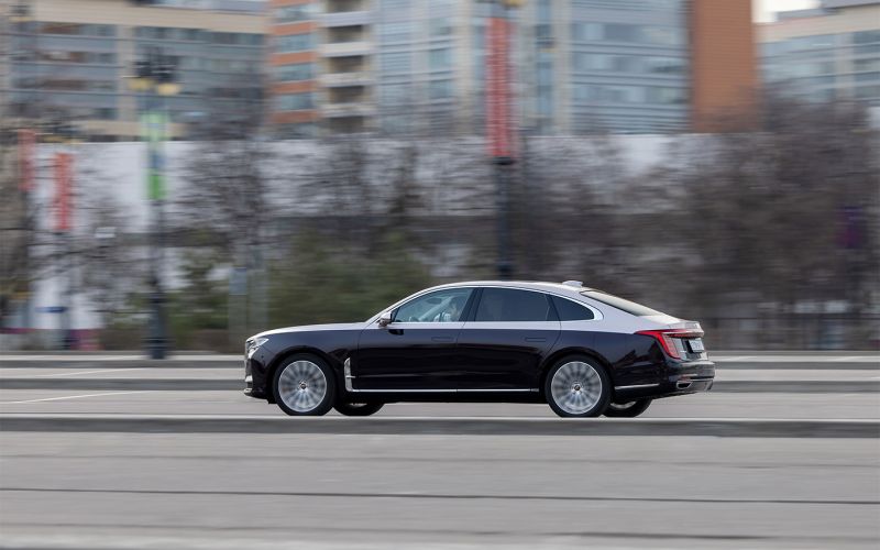 глянцевый против роскошного. Долгосрочный тест Hongqi H9