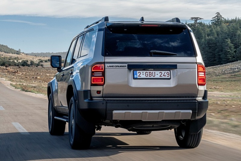 Больше мощности, меньше дыма: Toyota Land Cruiser Prado получает модель с мягким гибридом в Европе