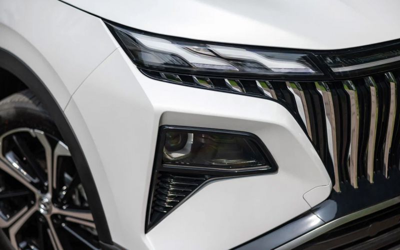 Маг против Огромного: двойной тест кроссовера Dongfeng