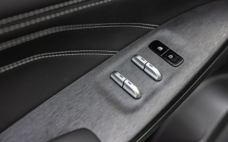 Маг против Огромного: двойной тест кроссовера Dongfeng