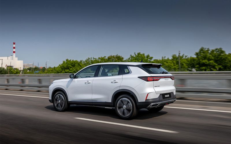 Маг против Огромного: двойной тест кроссовера Dongfeng