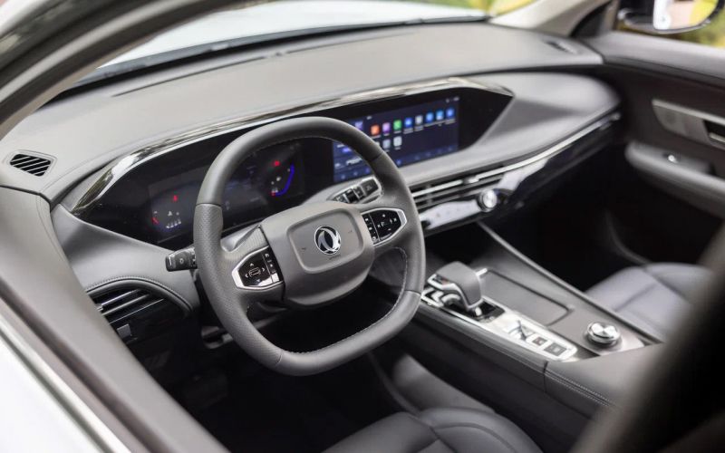 Маг против Огромного: двойной тест кроссовера Dongfeng