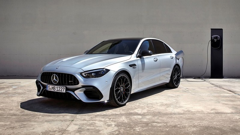 Mercedes-AMG откажется от 4-цилиндровых двигателей и в будущем будет выпускать только 6-цилиндровые или 8-цилиндровые двигатели