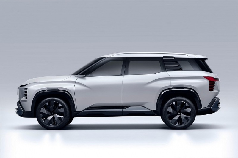 Mitsubishi запускает новый продукт: возможно, кроссовер Destinator на базе концепта DST