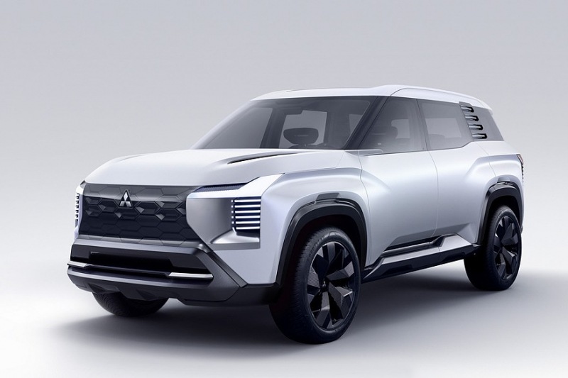 Mitsubishi запускает новый продукт: возможно, кроссовер Destinator на базе концепта DST