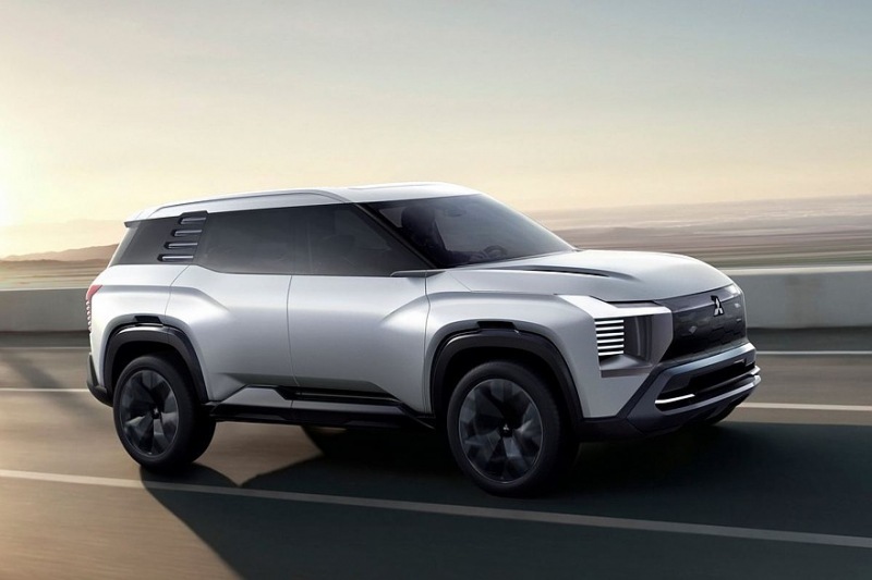 Mitsubishi запускает новый продукт: возможно, кроссовер Destinator на базе концепта DST