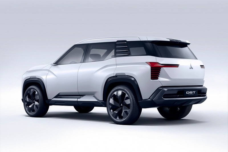 Mitsubishi запускает новый продукт: возможно, кроссовер Destinator на базе концепта DST