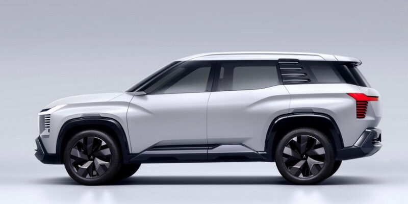 Mitsubishi анонсировала новинку: возможно, это кроссовер Destinator по мотивам DST Concept
