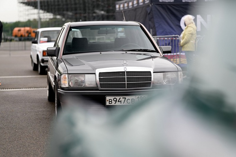 Московский винтаж: на Московском автодроме проходит классическая кольцевая гонка