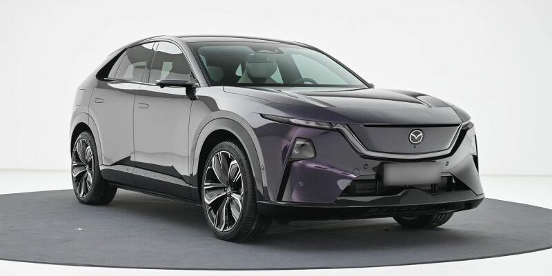 Названа дата дебюта нового кроссовера Mazda. Он собрал 26 тыс. заказов