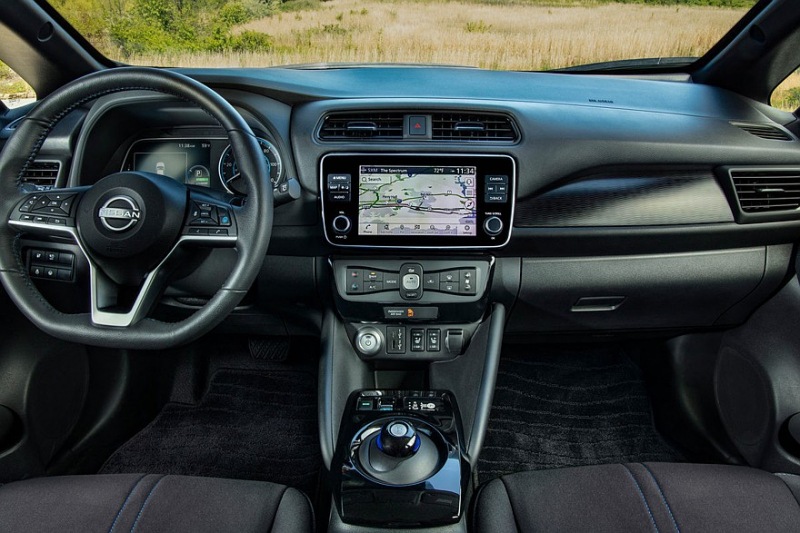 Кроссовер Nissan LEAF: новые фото и подробности