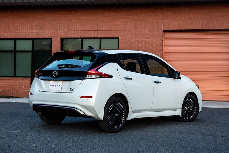 Кроссовер Nissan LEAF: новые фото и подробности